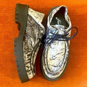 New Free People Convertable Velvet Oxfords Silver Velvet Size 37